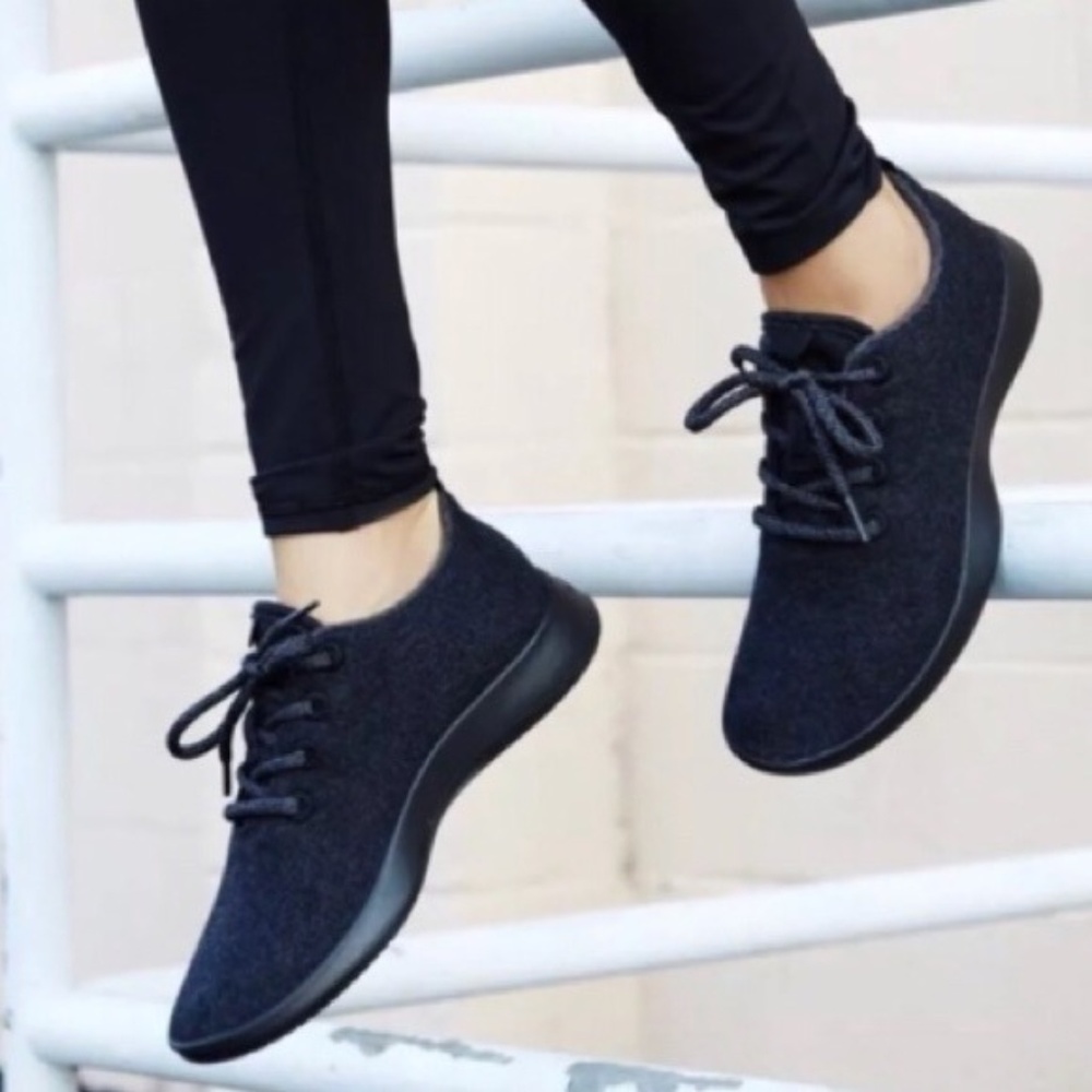 Black Allbirds